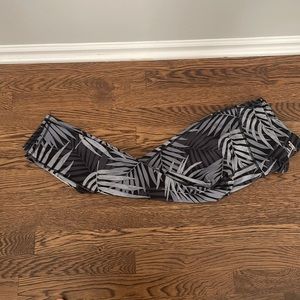Old Navy Athletic Leggings- size M